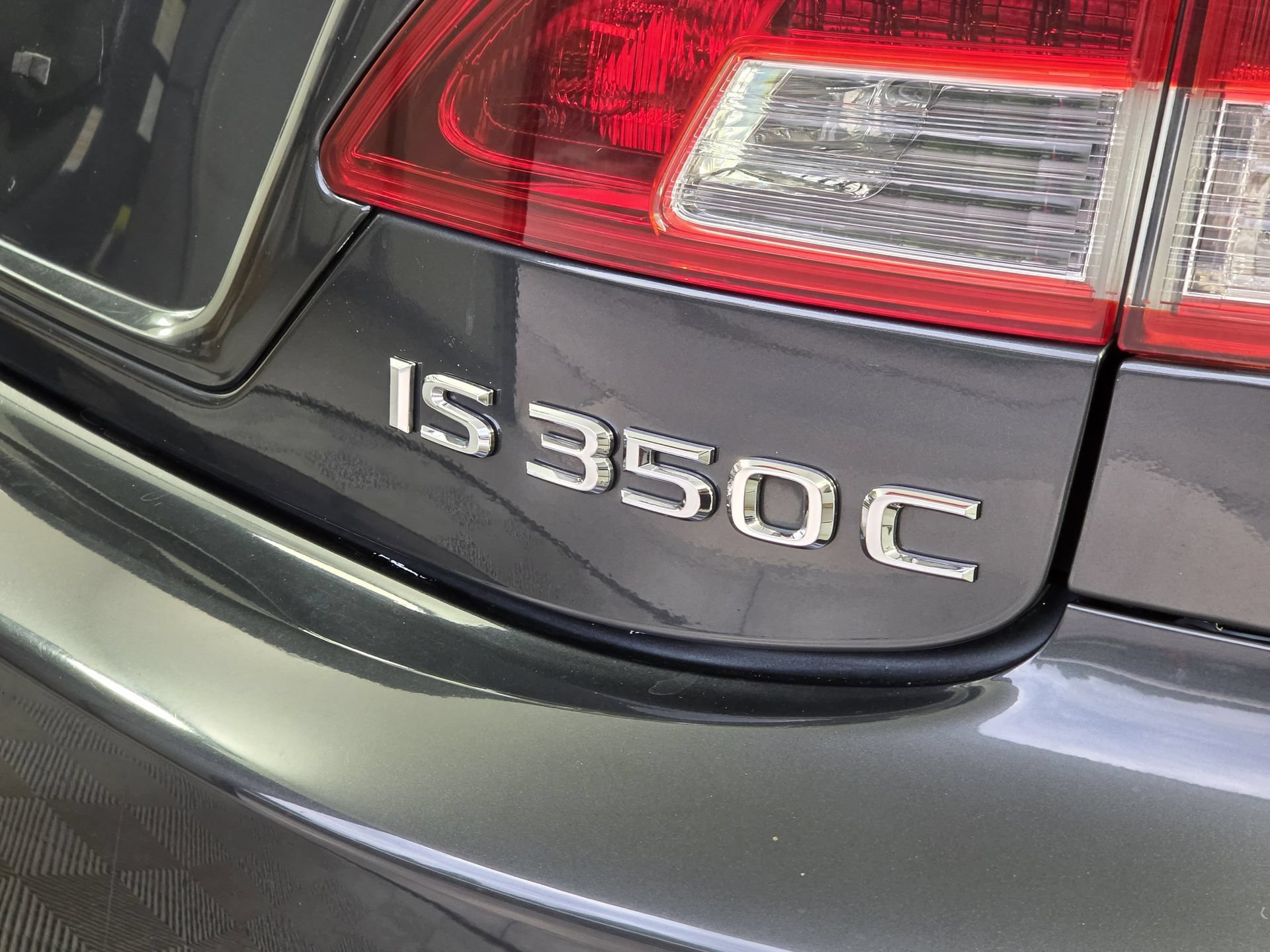 Used 2010 Lexus IS 350C RWD image 11