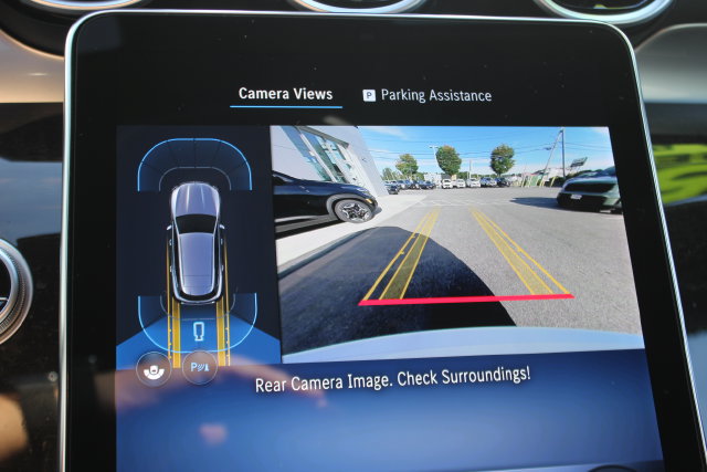 Used 2025 Mercedes-Benz GLC 300 4MATIC image 8