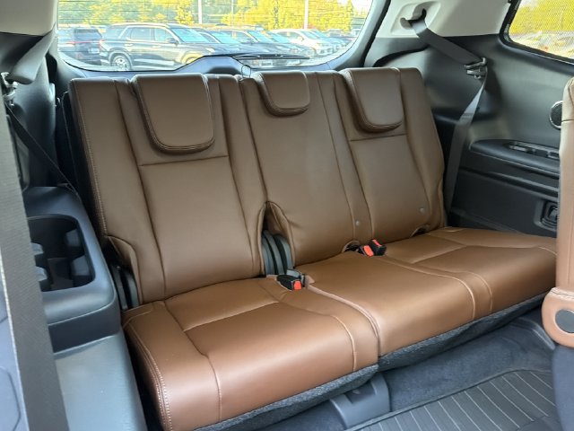 Used 2024 Subaru Ascent Touring w/ Popular Package #2 AWD/4WD image 17