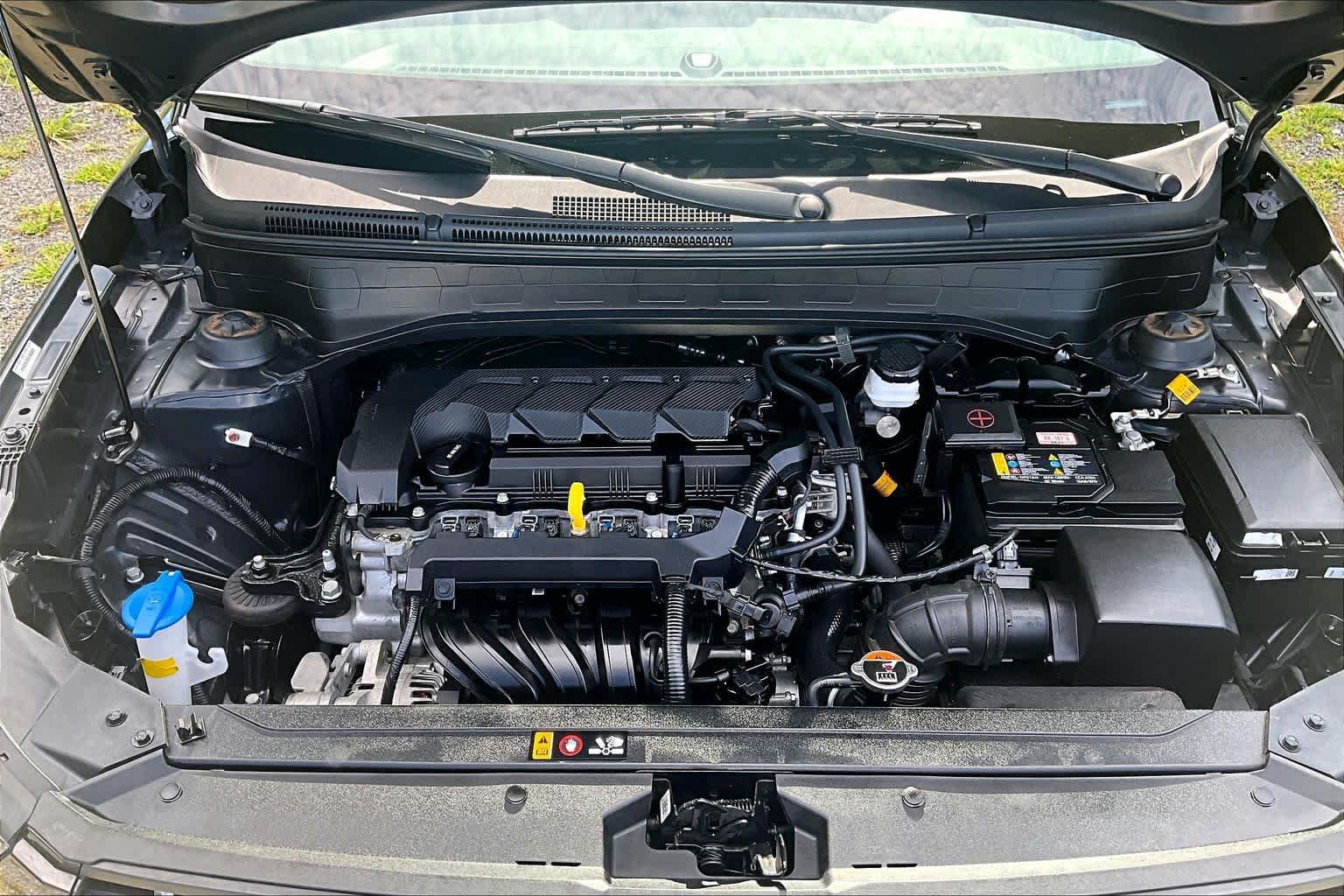 Used 2025 Hyundai Venue SEL FWD image 32
