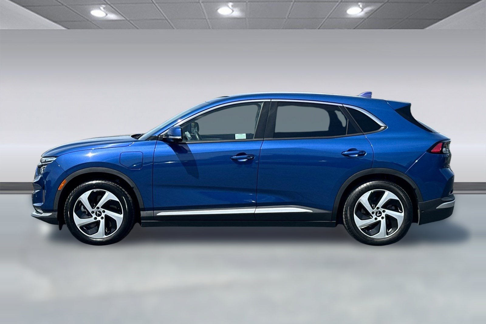 Used 2023 VinFast VF 8 Eco AWD/4WD image 2