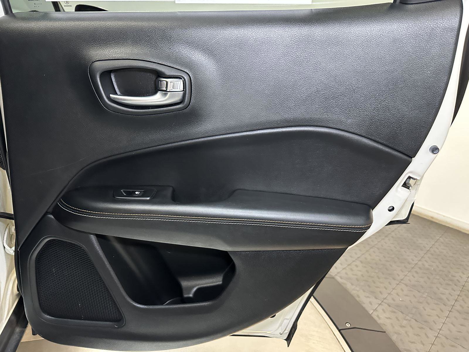 Used 2019 Jeep Compass Latitude w/ Popular Equipment Group image 34