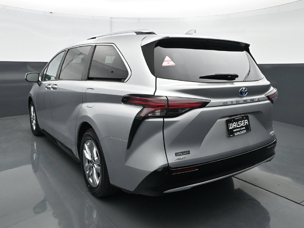 Used 2024 Toyota Sienna Limited AWD/4WD image 5