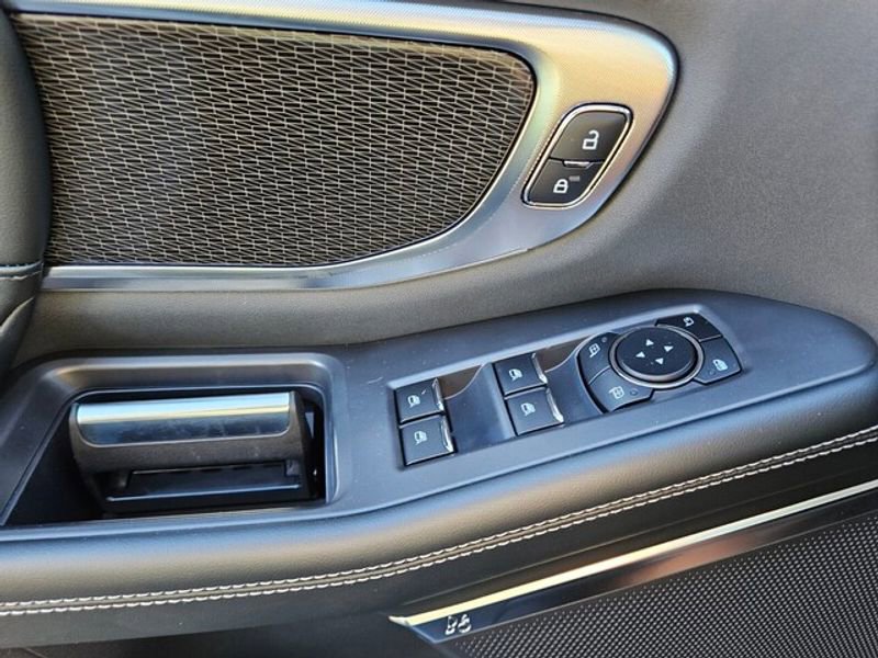 New 2025 Ford Expedition Platinum w/ Stealth Performance Package image 30