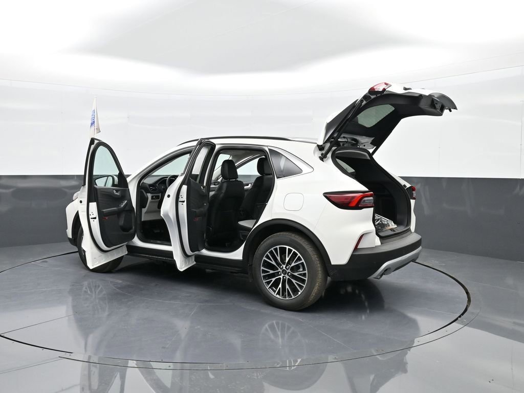New 2025 Ford Escape SE FWD image 47