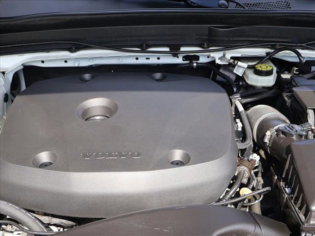 Used 2021 Volvo XC40 T4 R-Design w/ Climate Package FWD image 30