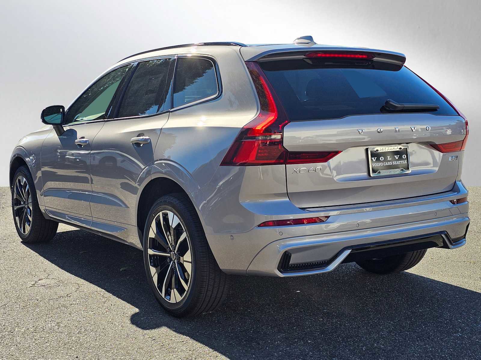 New 2026 Volvo XC60 B5 Plus w/ Protection Package Premier image 5