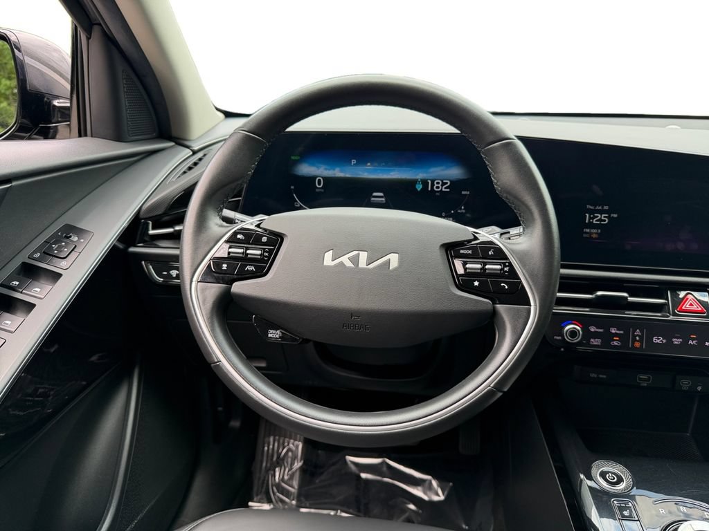 Used 2023 Kia Niro Wind FWD image 12