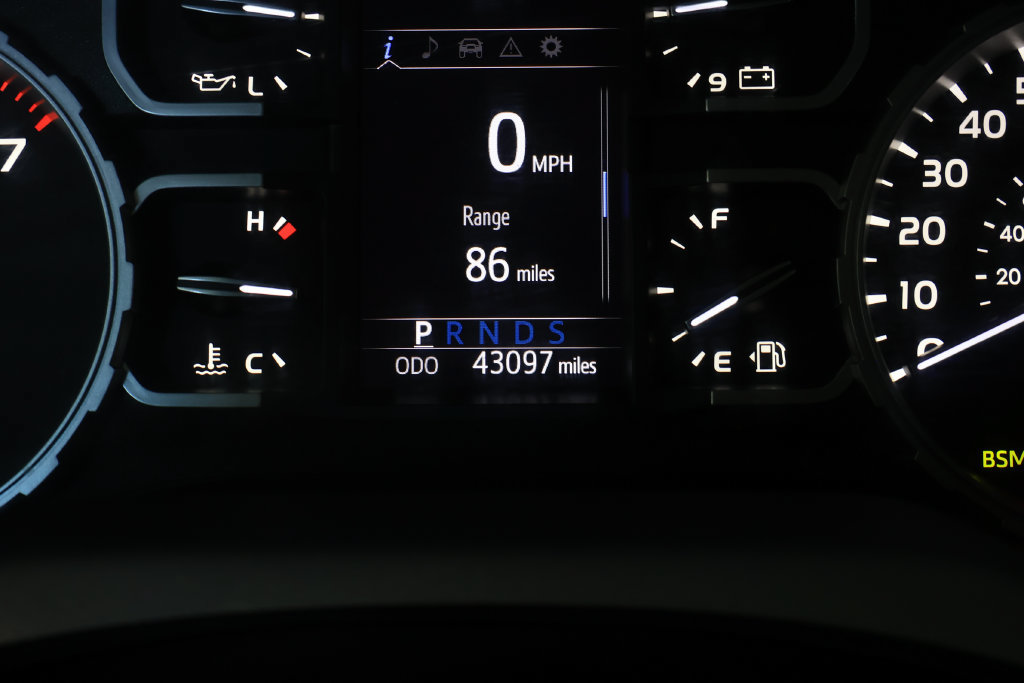 Used 2019 Toyota Tundra SR5 w/ Convenience Package AWD/4WD image 30