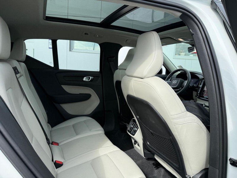 Used 2026 Volvo XC40 B5 Plus AWD/4WD image 11
