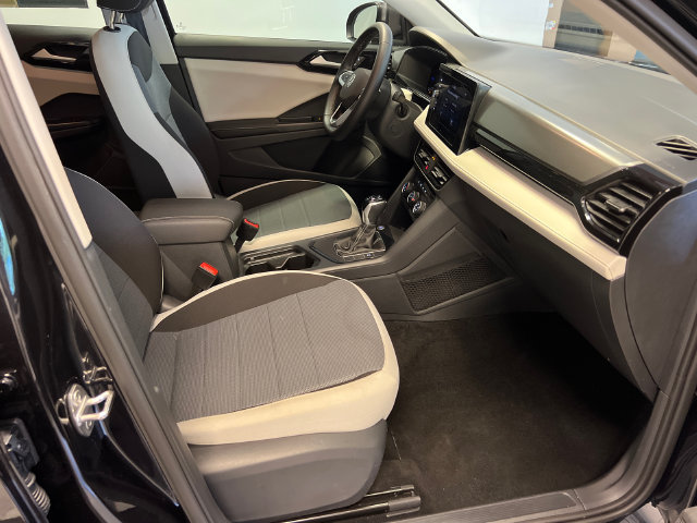 Certified 2025 Volkswagen Taos S FWD image 10