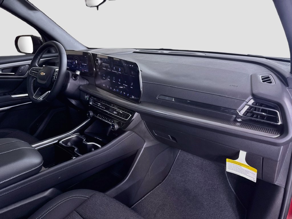 New 2027 Chevrolet Traverse LT w/ Sun and Wheel Package FWD image 32
