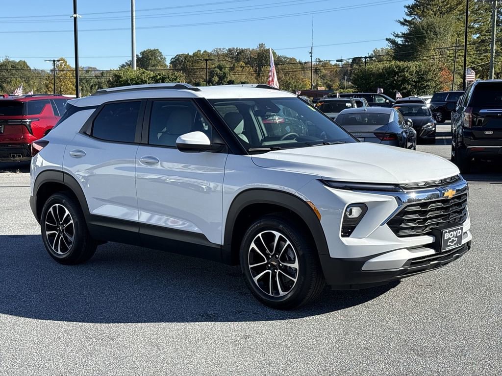 New 2026 Chevrolet TrailBlazer LT w/ Driver Confidence Package image 2