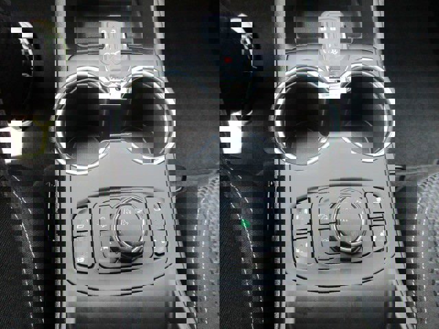 Used 2023 GMC Terrain SLE w/ Driver Convenience Package image 16