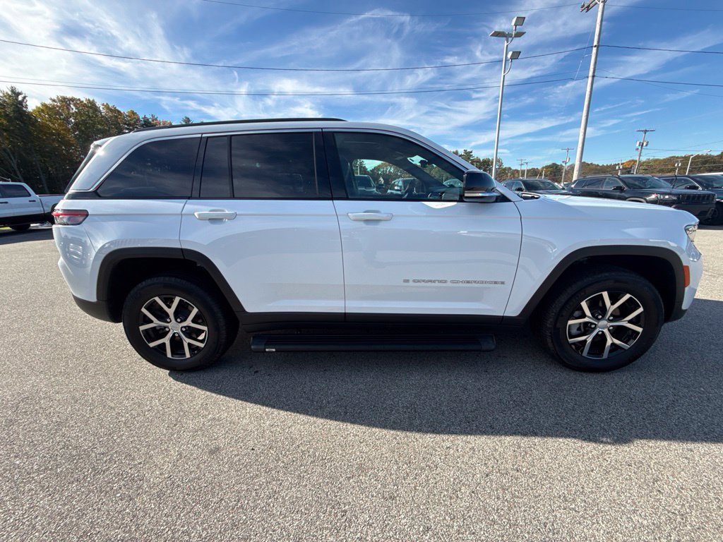 Certified 2025 Jeep Grand Cherokee Limited AWD/4WD image 6