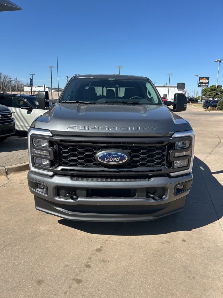 Used 2025 Ford F250 XL w/ STX Appearance Package image 2