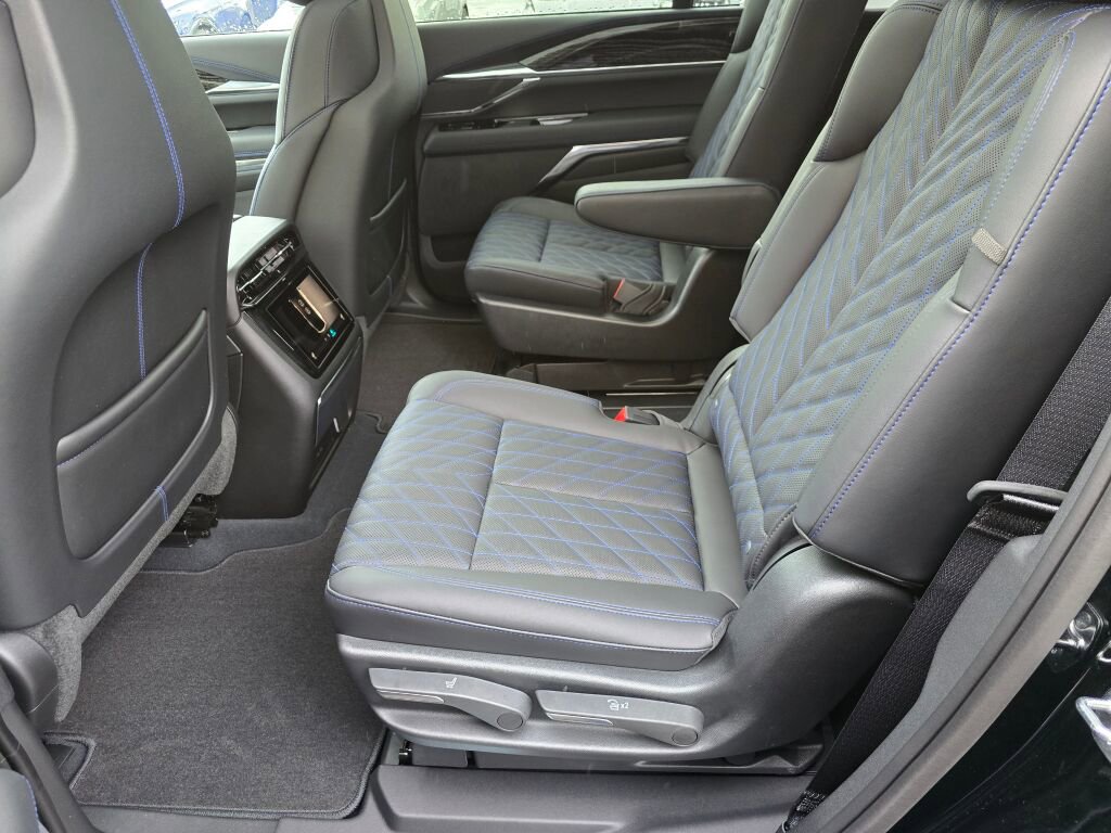 New 2025 Cadillac Escalade IQ Luxury 1 image 17