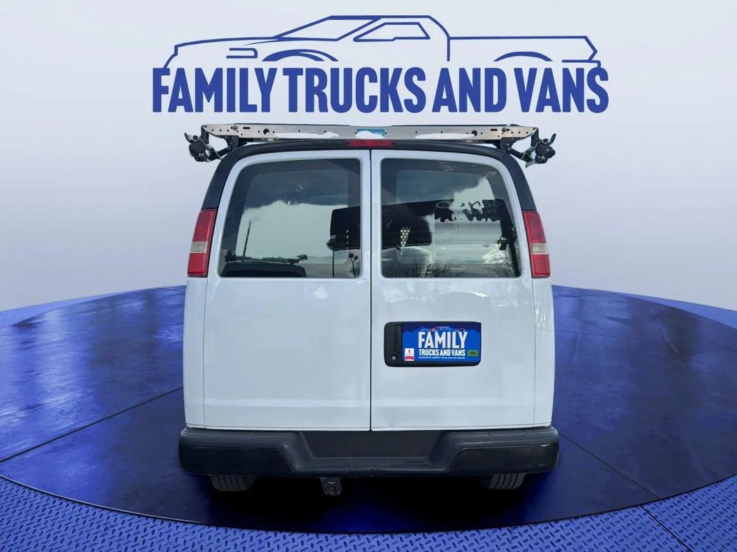 Used 2017 Chevrolet Express 2500 image 4