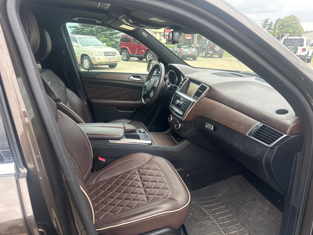Used 2015 Mercedes-Benz GL 450 4MATIC image 18