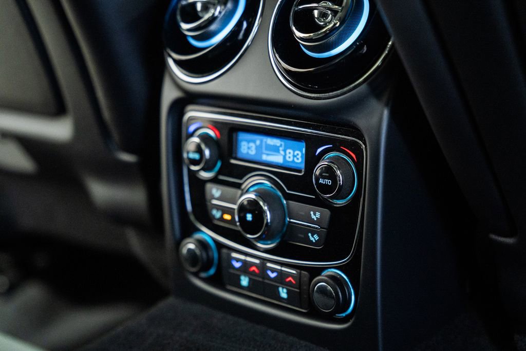 Used 2019 Jaguar XJ R-Sport image 39