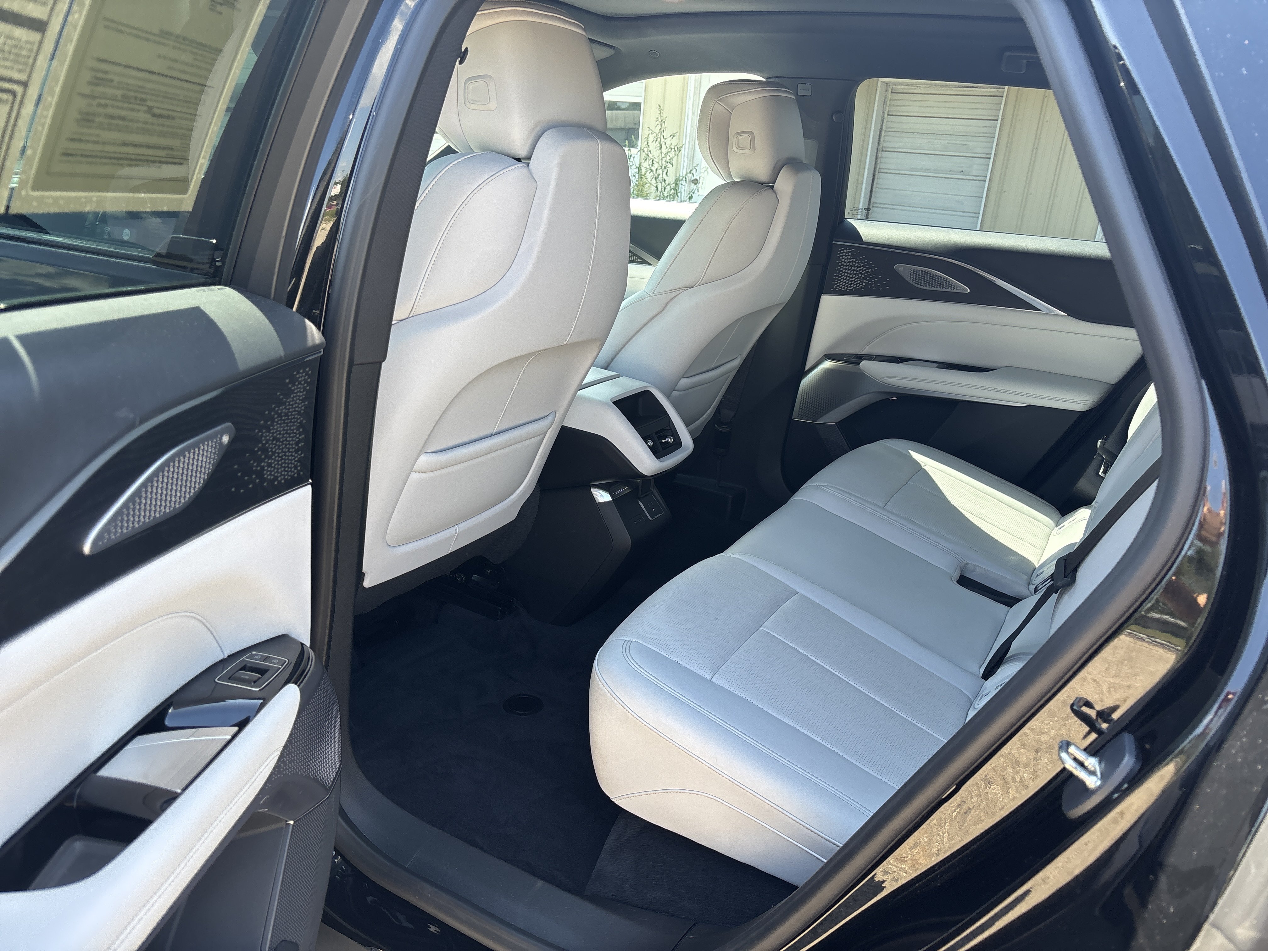 Used 2023 Cadillac Lyriq 2WD image 17