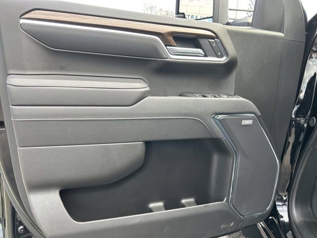 Used 2025 Chevrolet Silverado 1500 LT Trail Boss w/ LPO, Utility Wall Package image 11