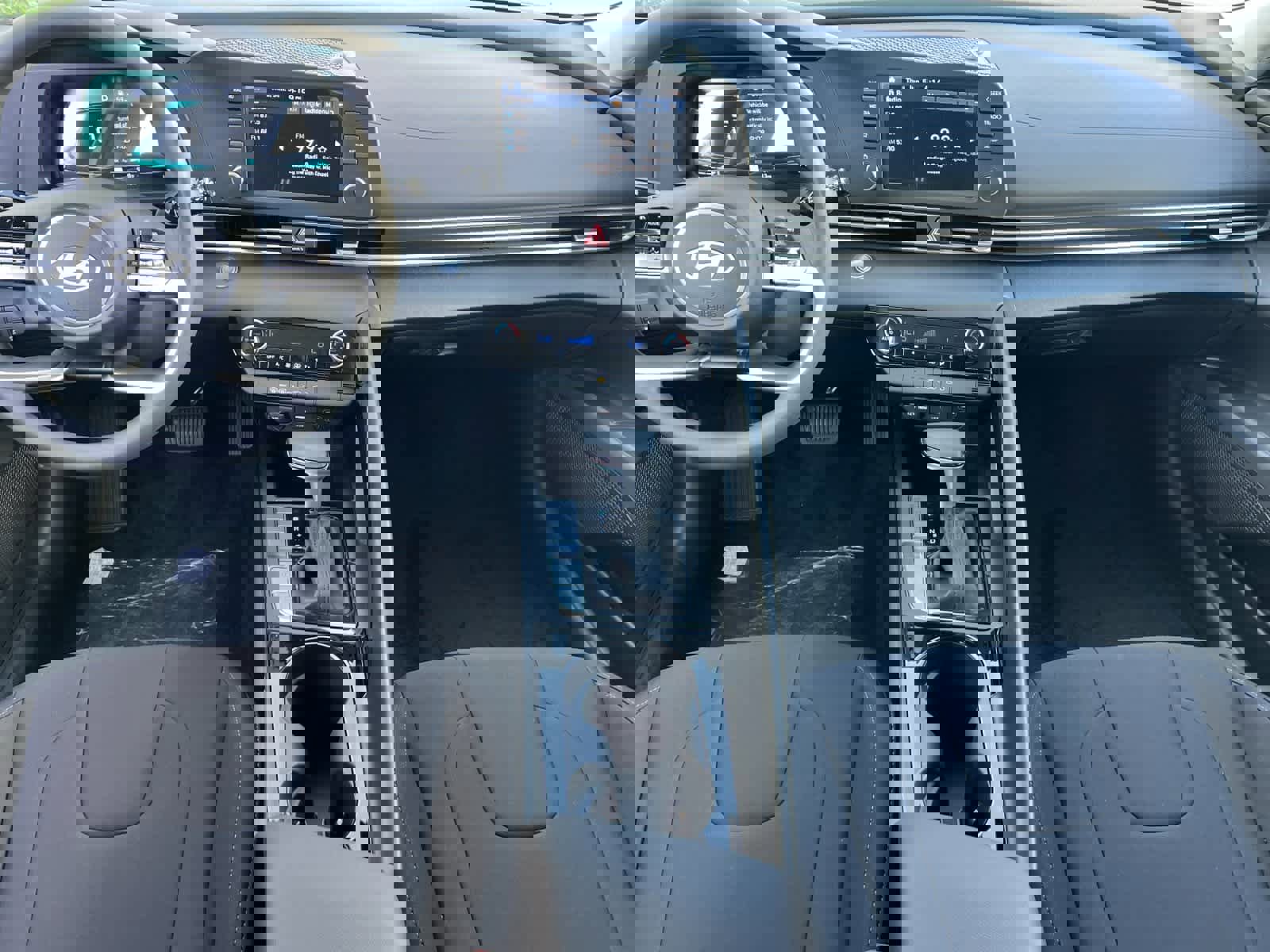 New 2025 Hyundai Elantra Blue video 3