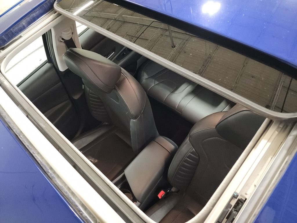 Used 2023 Hyundai Elantra Limited w/ Preferred Accessory Package image 35