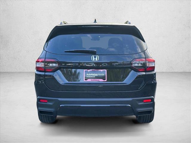 New 2026 Honda Pilot Sport image 18