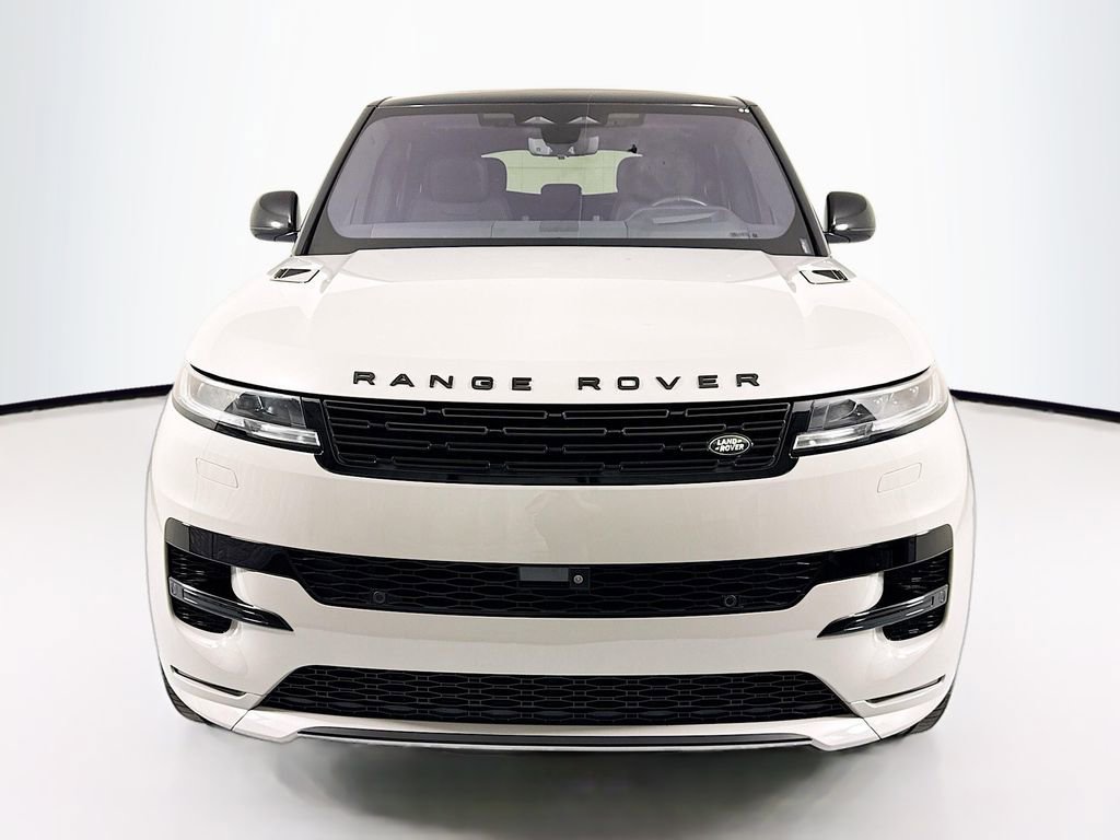 Used 2023 Land Rover Range Rover Sport SE Dynamic image 2