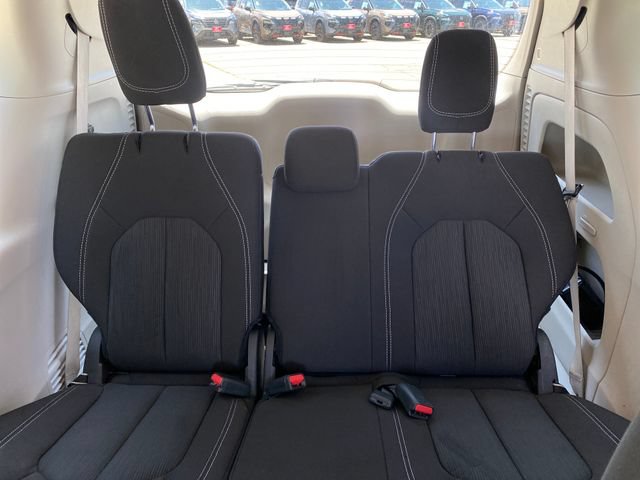 Used 2023 Chrysler Voyager LX FWD image 12