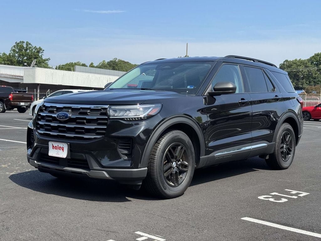 Used 2025 Ford Explorer Active RWD image 24