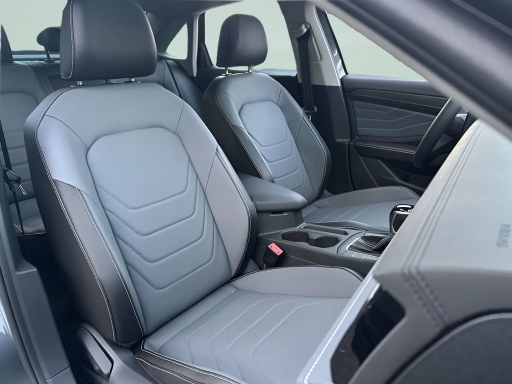 New 2026 Volkswagen Jetta SEL FWD image 25