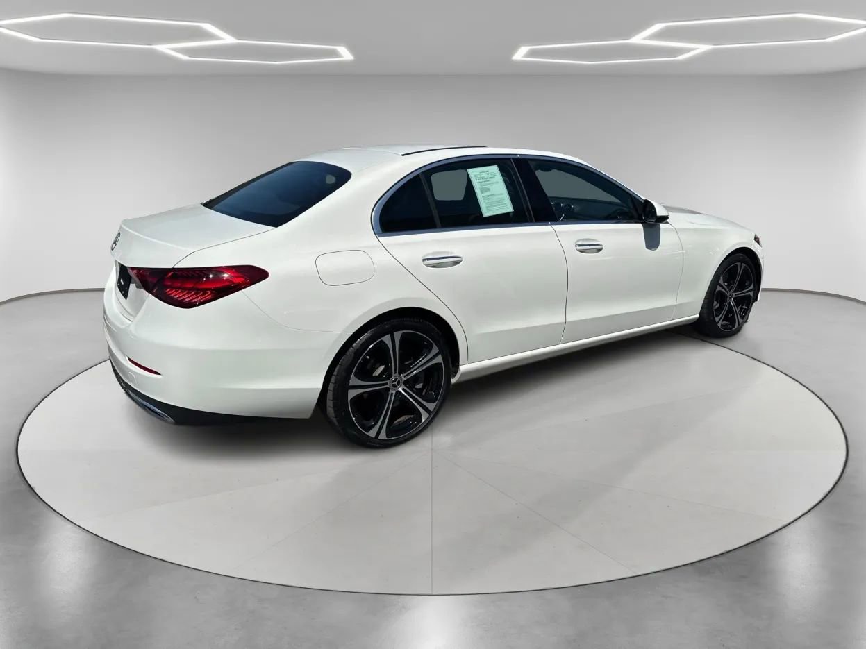 Used 2023 Mercedes-Benz C 300 Sedan image 4