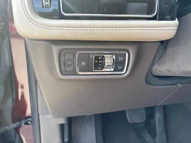 Used 2020 Lincoln Aviator Reserve w/ Equipment Group 201A RWD image 30