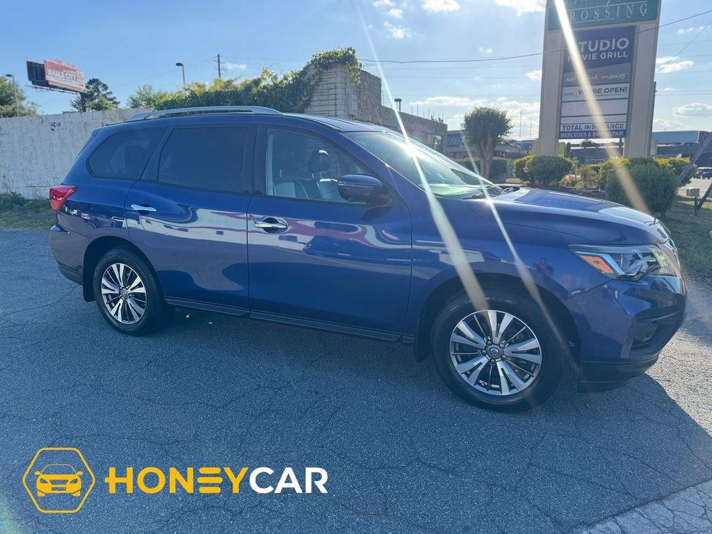 Used 2019 Nissan Pathfinder SL image 1
