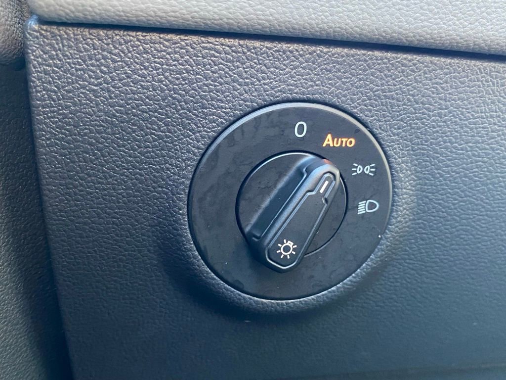 Used 2024 Volkswagen Taos SEL image 24