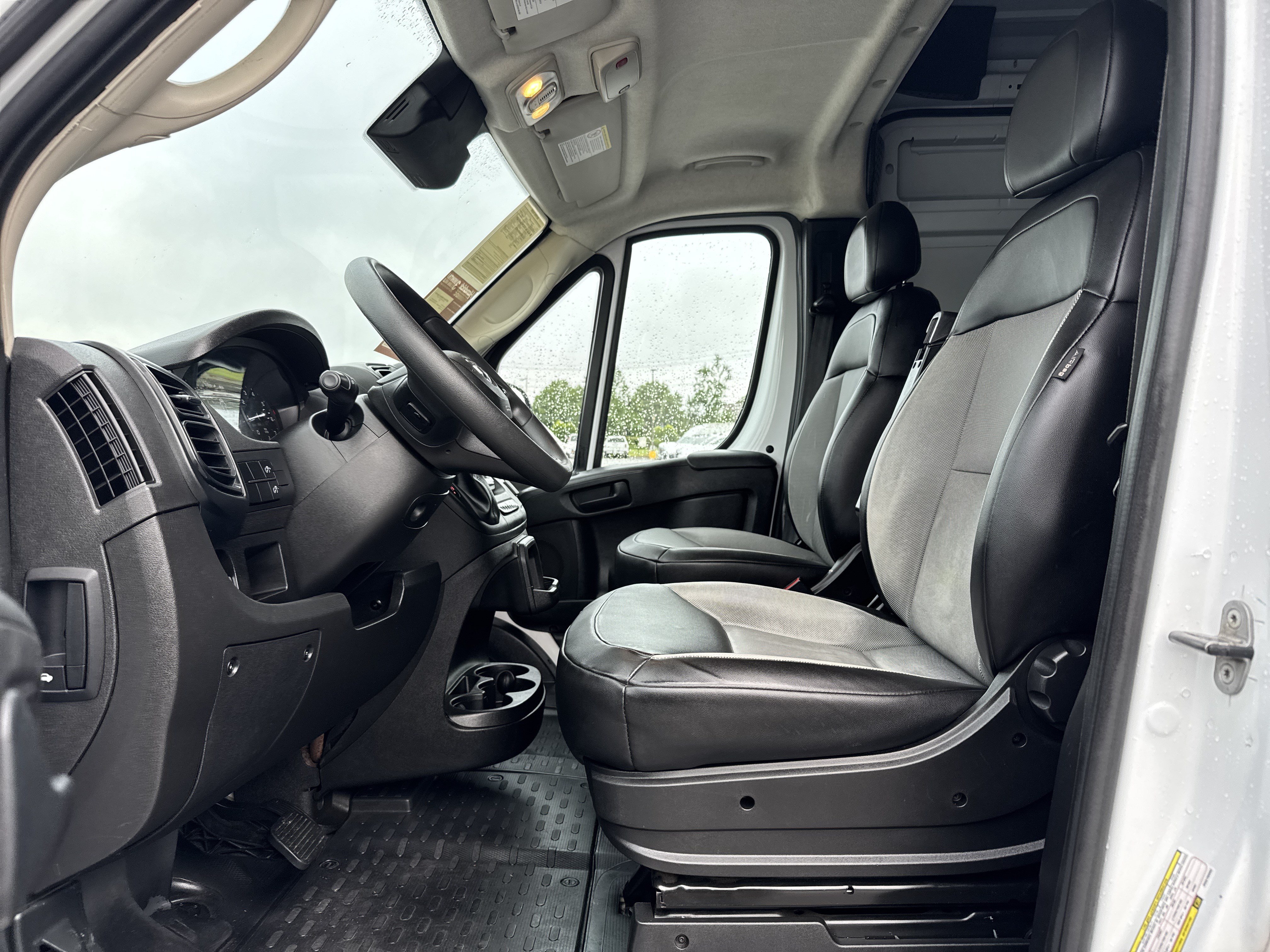 Used 2023 RAM ProMaster 2500 FWD image 14