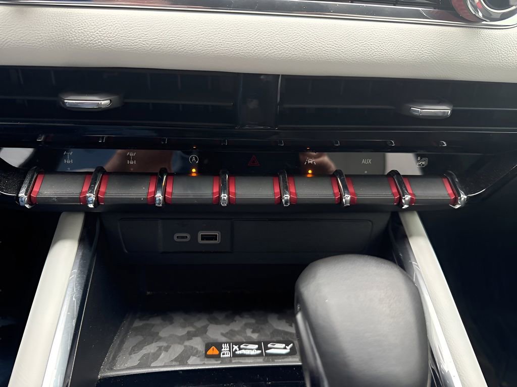 Used 2024 GMC Canyon AT4X image 25