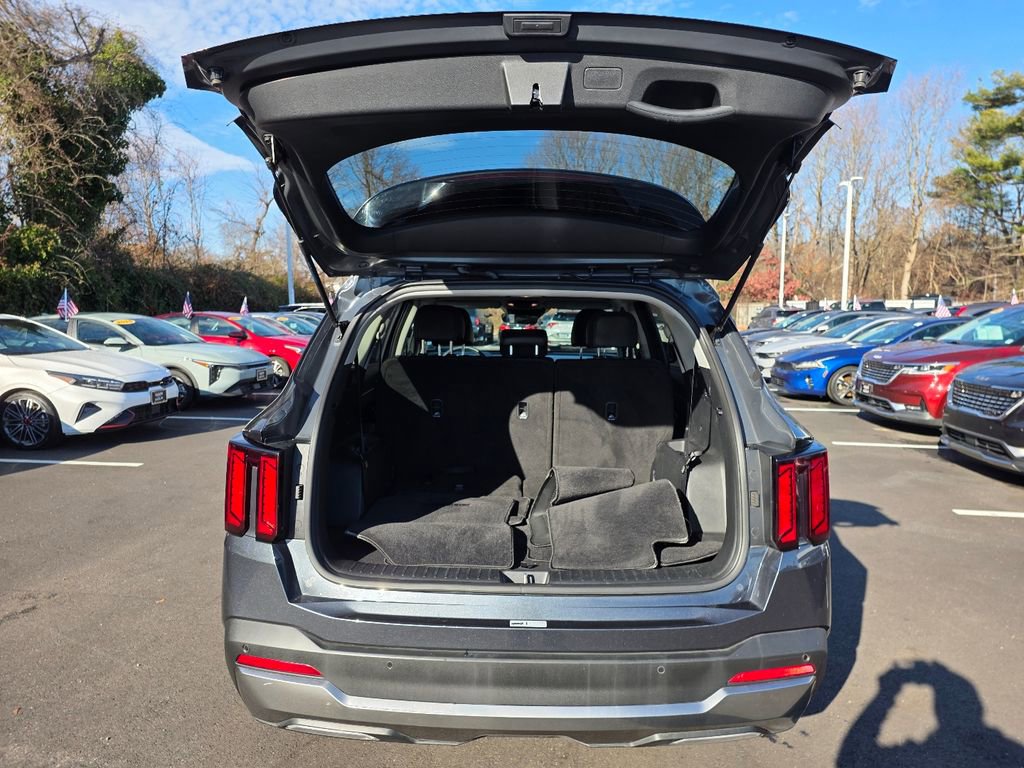 Used 2024 Kia Sorento S image 29