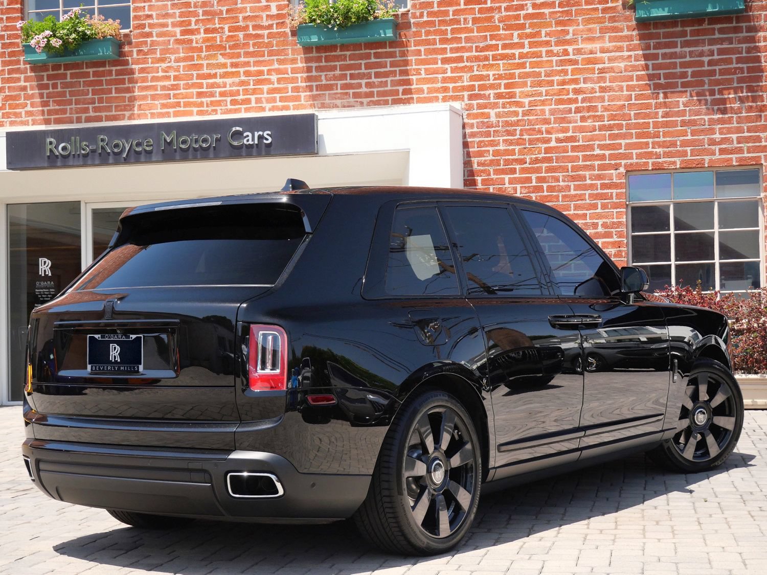 Certified 2022 Rolls-Royce Cullinan AWD/4WD image 2