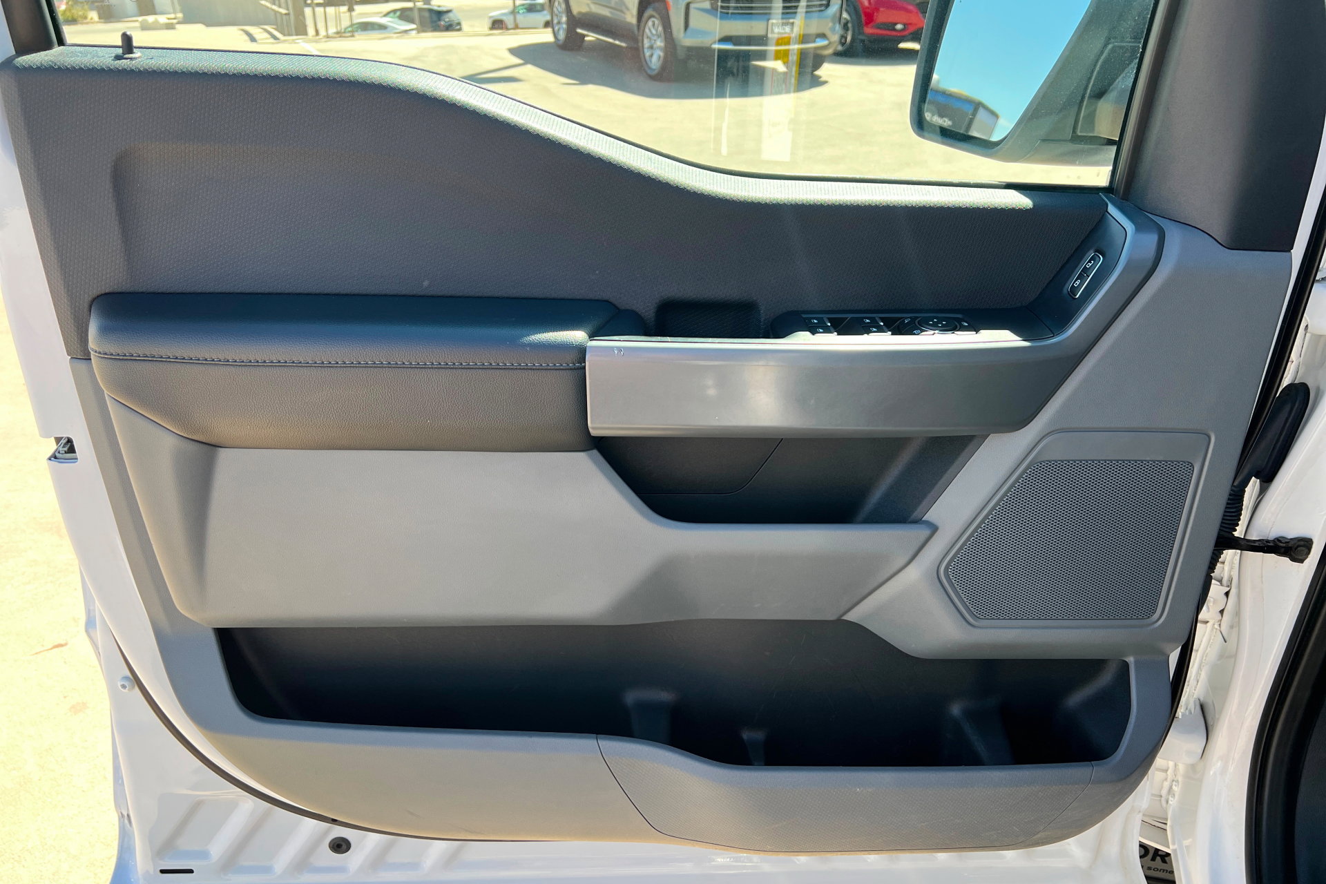 Used 2022 Ford F150 XLT w/ Trailer Tow Package image 14