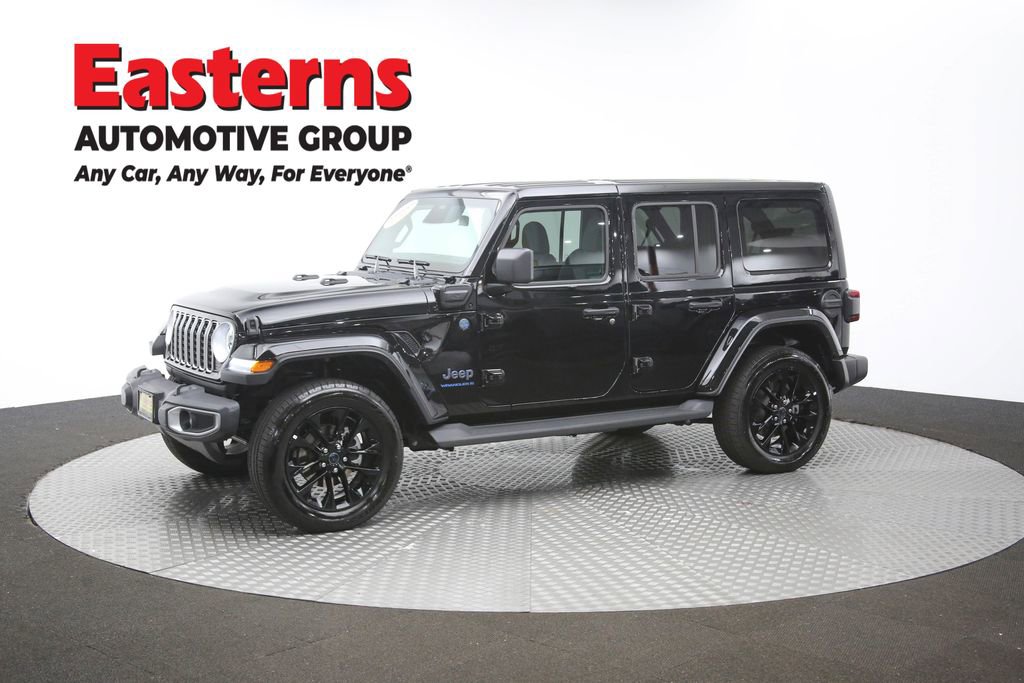Used 2025 Jeep Wrangler Unlimited Sahara AWD/4WD image 53
