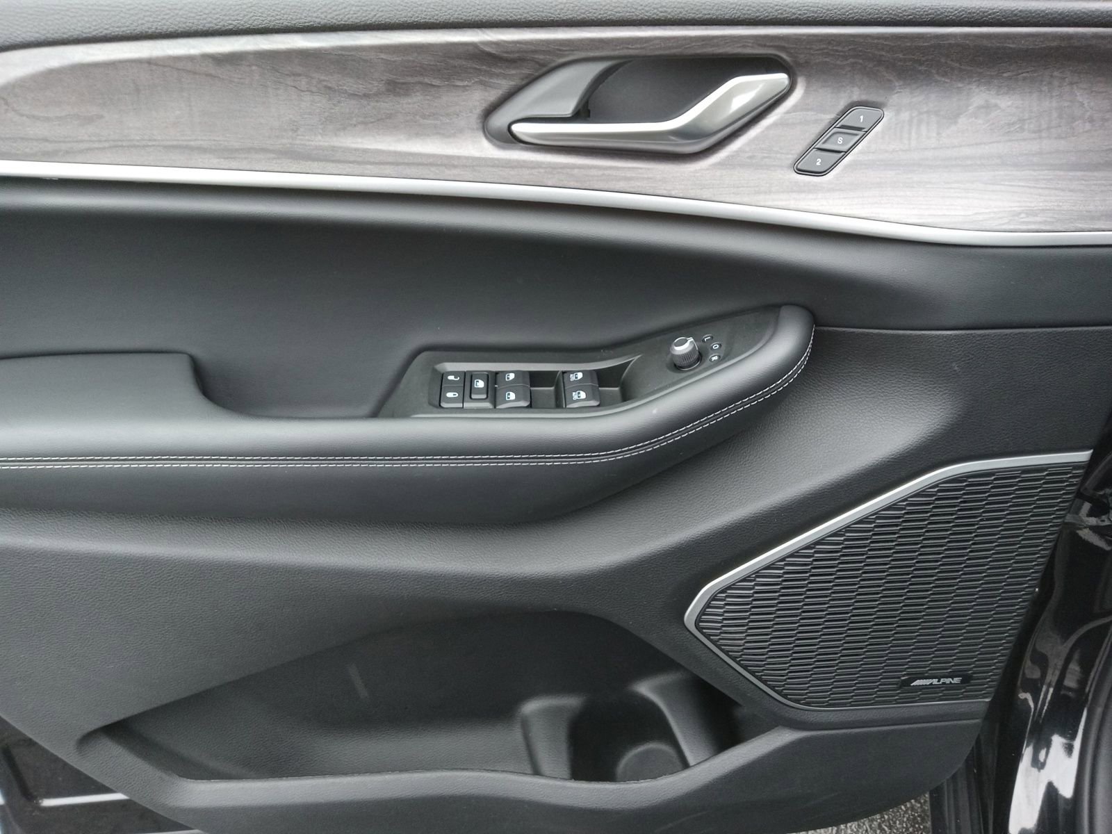 Used 2021 Jeep Grand Cherokee L Limited image 9