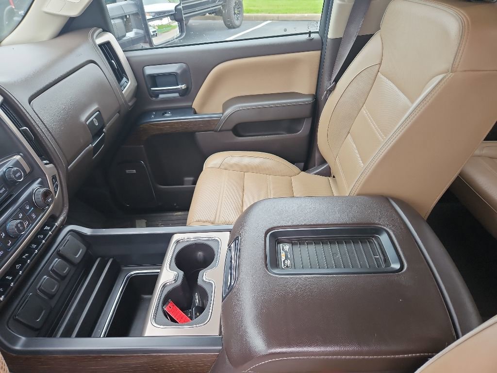 Used 2019 GMC Sierra 2500 Denali w/ Duramax Plus Package AWD/4WD image 15