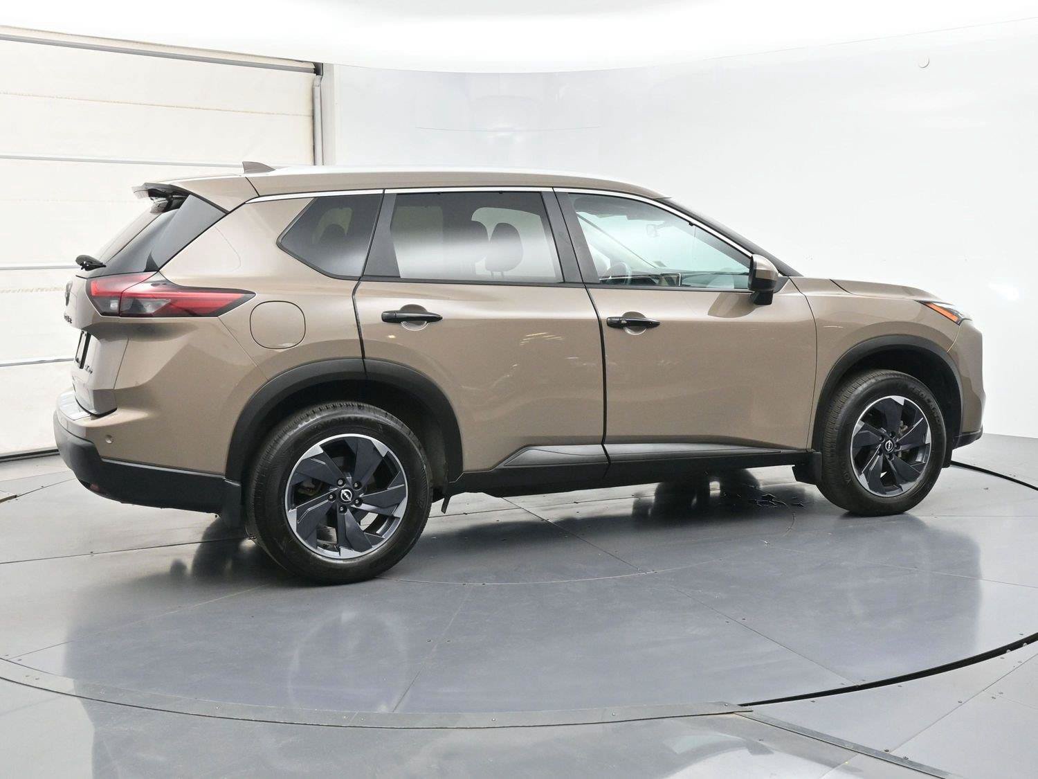 Used 2024 Nissan Rogue SV w/ SV Premium Package AWD/4WD image 25