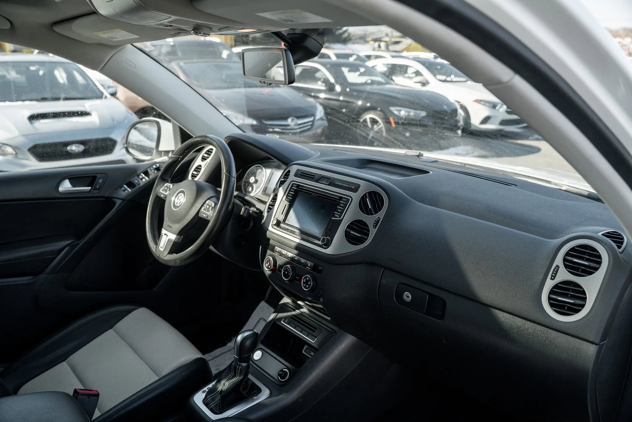 Used 2016 Volkswagen Tiguan SE image 12