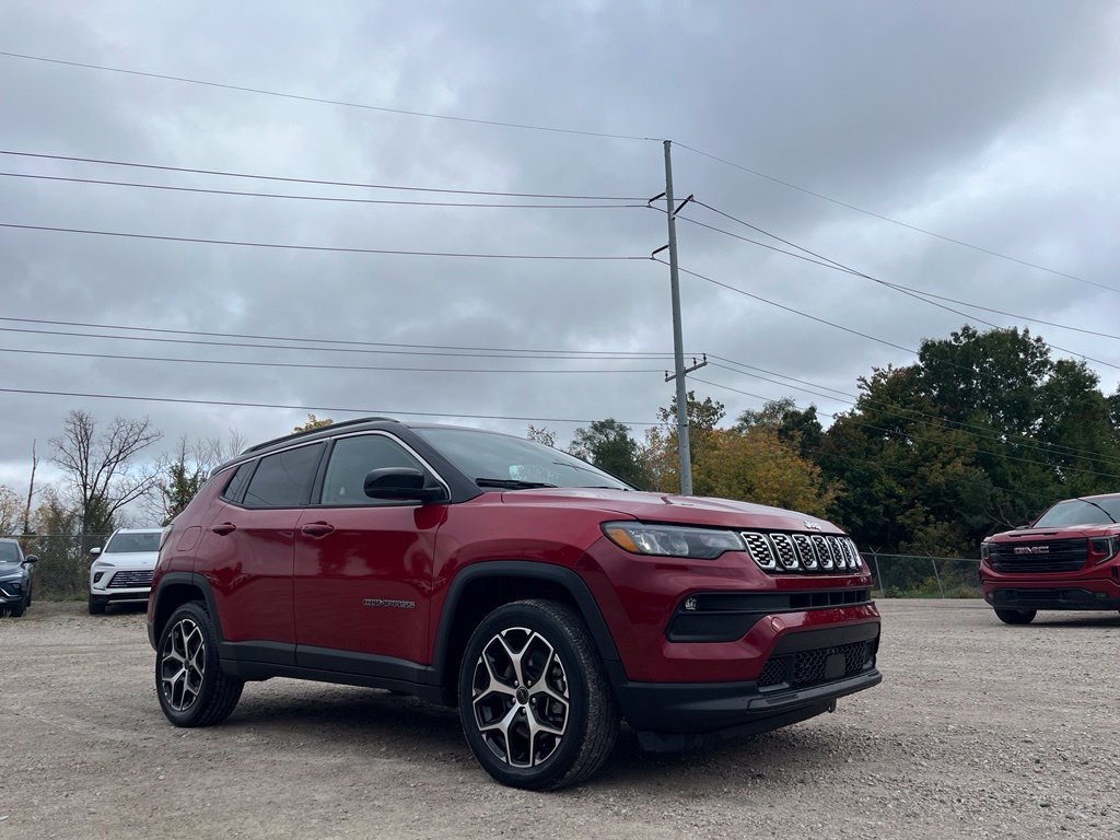Used 2025 Jeep Compass Limited AWD/4WD image 7