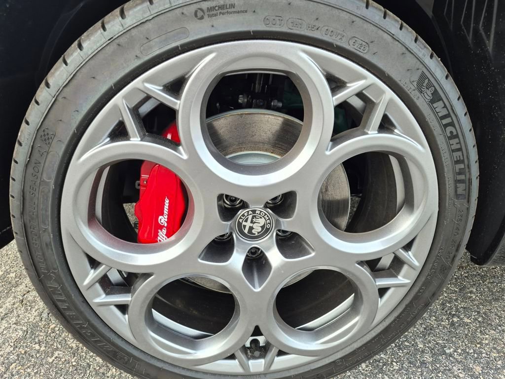 New 2025 Alfa Romeo Tonale w/ Premium Package AWD/4WD image 12