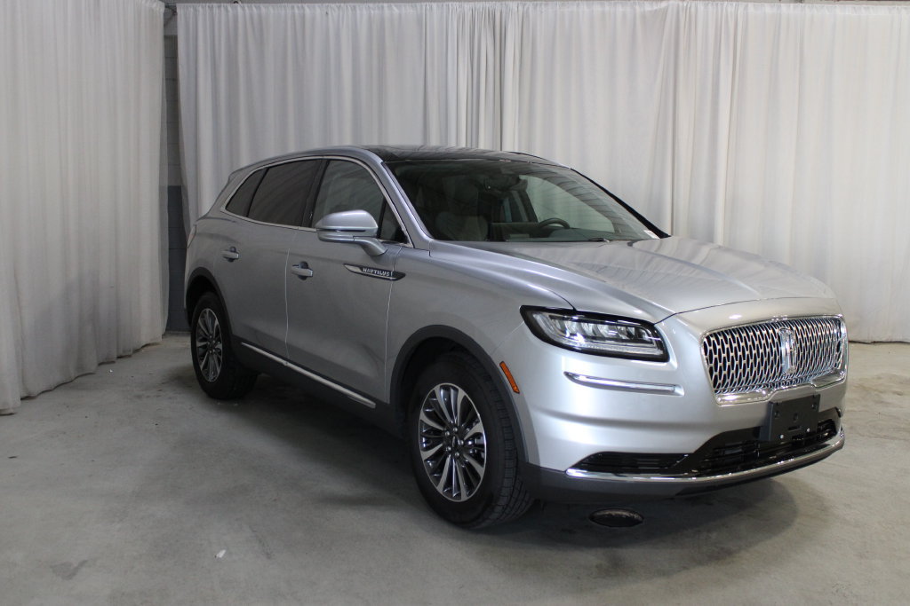 Used 2022 Lincoln Nautilus Reserve AWD/4WD image 29